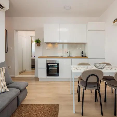 Mare's Apartment *